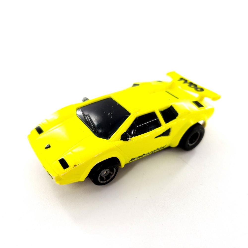Vintage TYCO Magnum 440-X2 HO Neon Yellow Lamborghini Countach Slot Car Untested